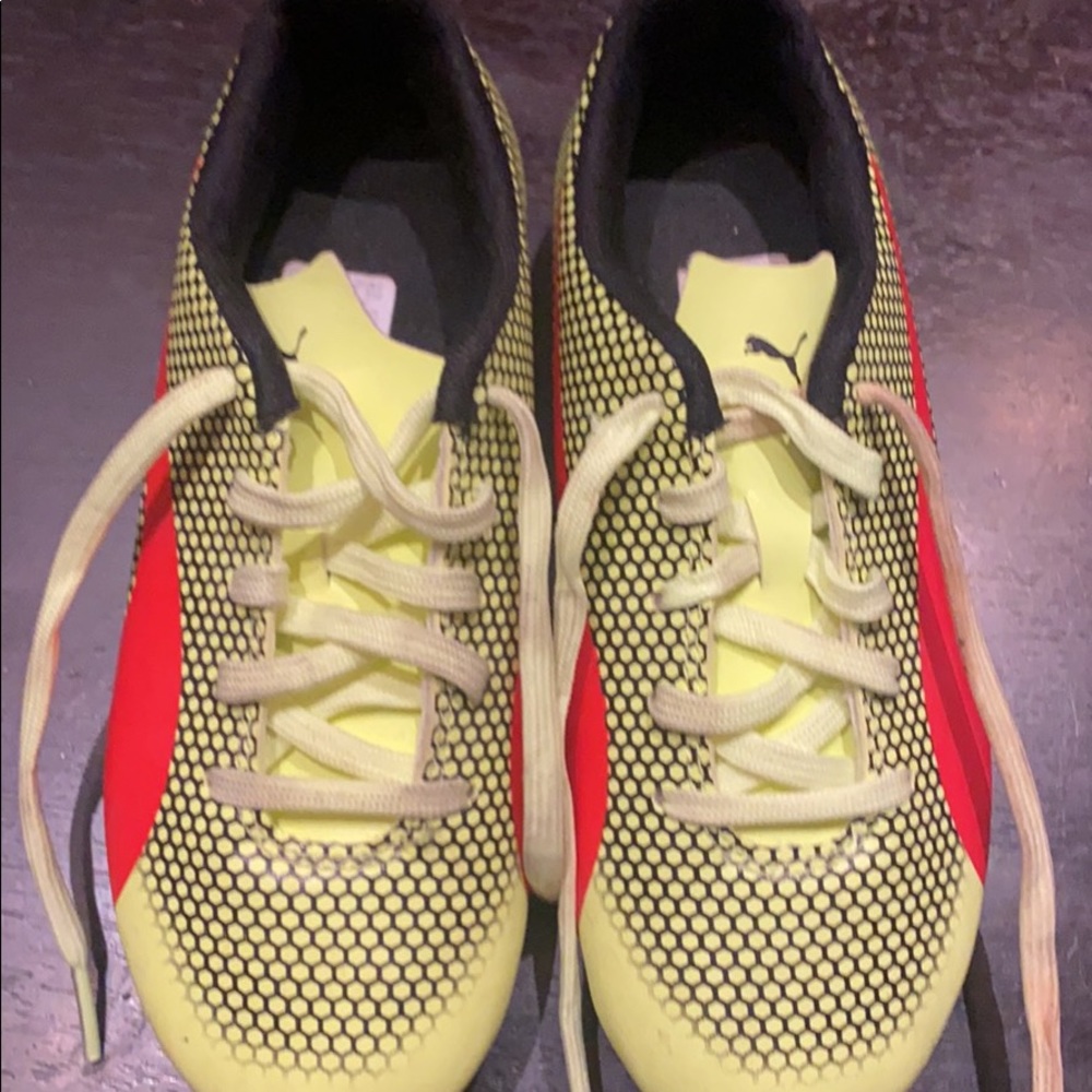 Puma Spirit Soccer Cleats Youth size 1.5